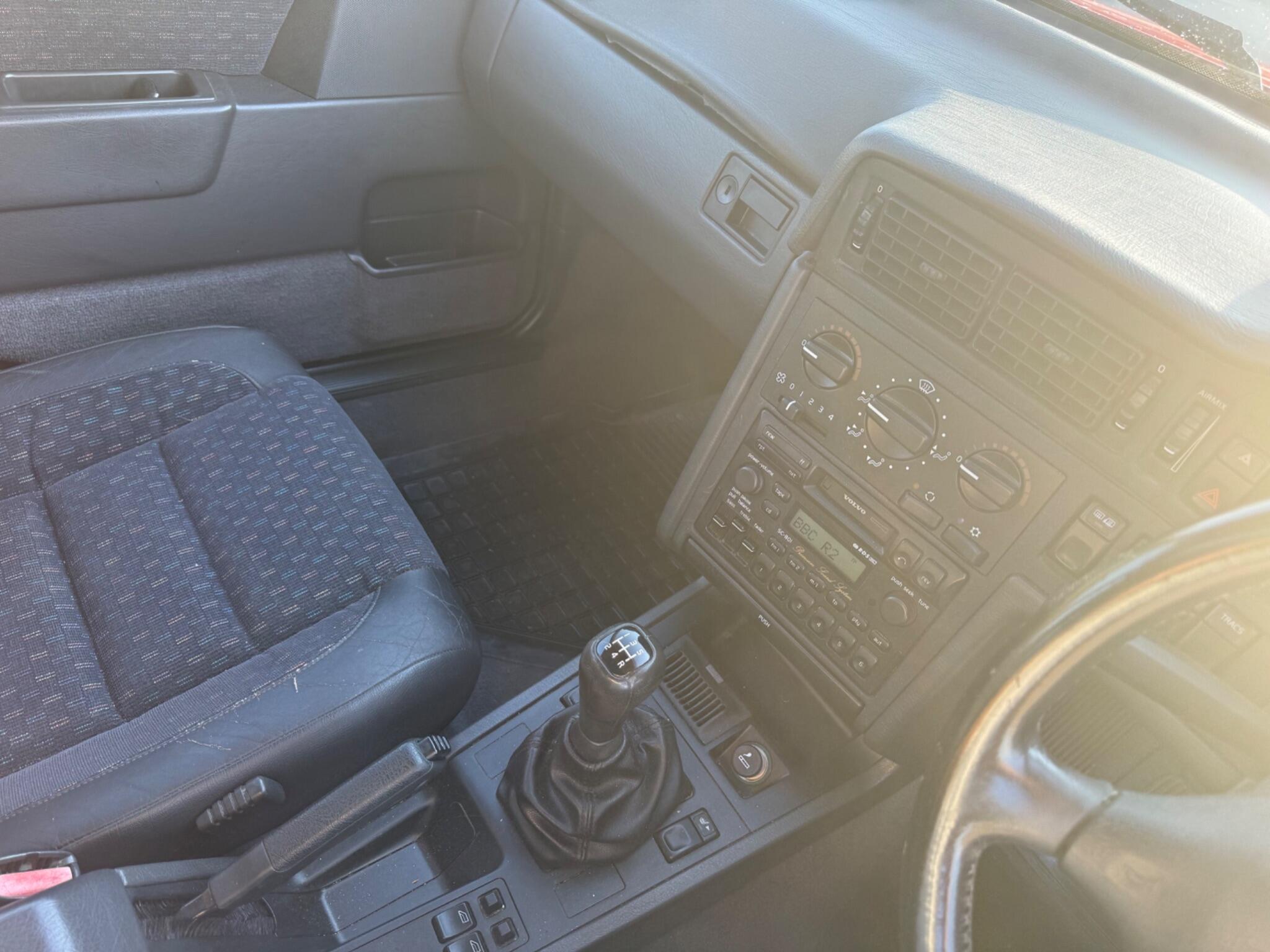 Volvo 850 2.5 20v GLT 5dr — photo 93 of 96